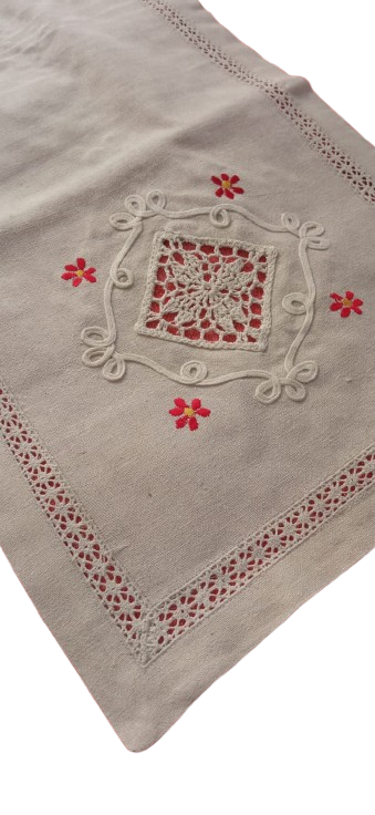 Tris Centrini Misto Lino Beige con Ricamo Gigliuzzo e Merletto Uncinetto Decora