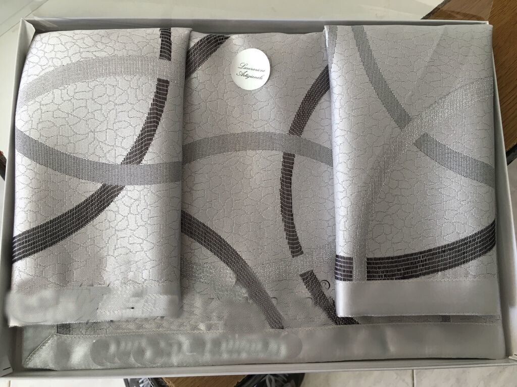 Tris centrini vari colori fantasia geometriche casual moderno Made in Italy 