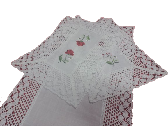 Centro Tavola  Tris Centrini Runner Cotone Misto Lino Bianco Ricamo Rose Rosse