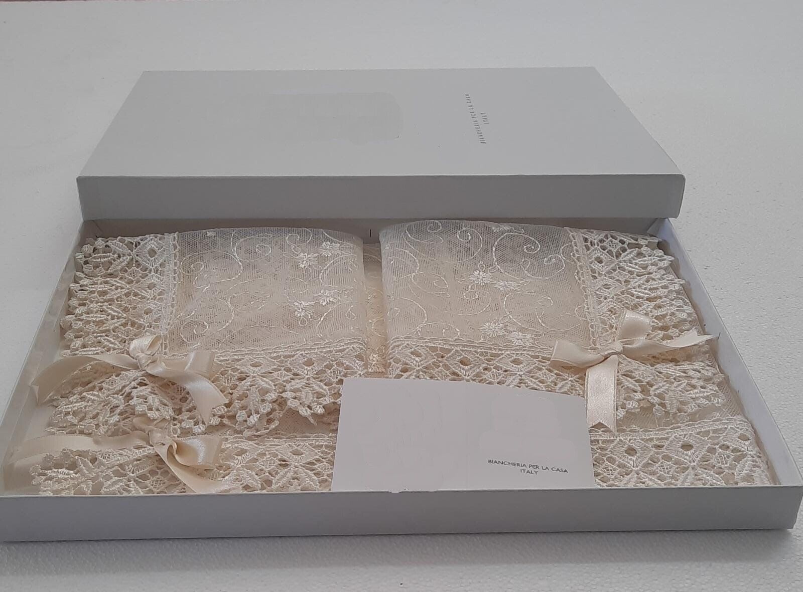 Tris centrini 3 pezzi Pizzo Macrame\' elegante lavorazione artigianale Made Italy