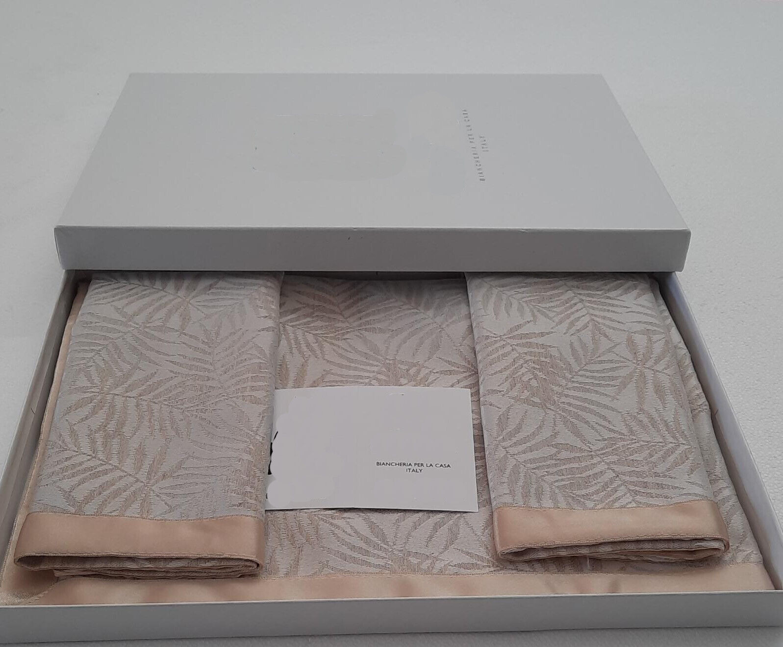Tris centrini 3 pezzi fantasia floreale elegante grigio biscotto made in italy