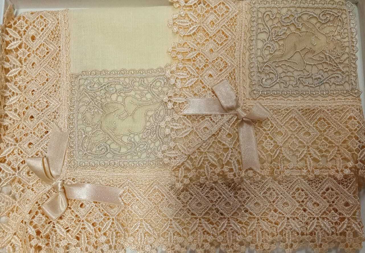 Tris centrini 3 pezzi Misto Lino Vari Modelli e Colori Eleganti Lavorati Bordi