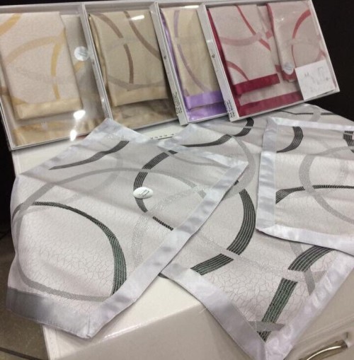 Tris centrini vari colori fantasia geometriche casual moderno Made in Italy 
