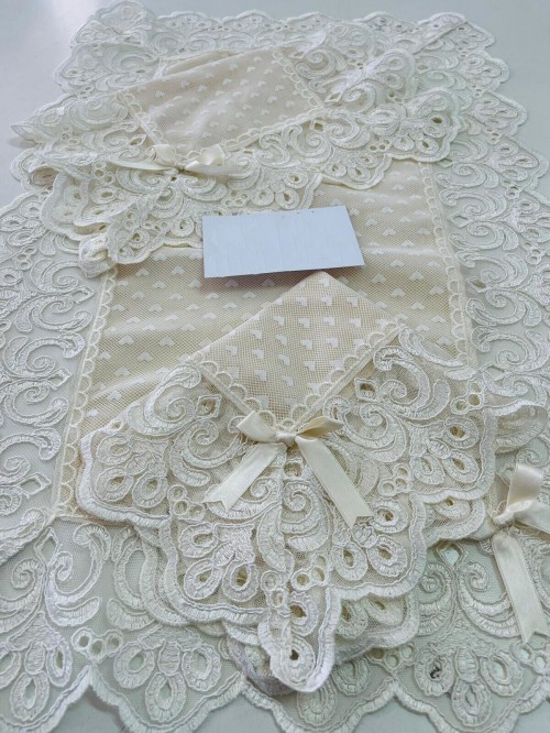 Tris centrini Tulle Ricamato fantasia a Cuore Panna Biscotto Elegante Raffinato