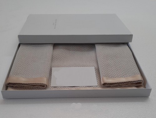 Tris centrini 3 Pezzi Elegante Versatile Lavorazione artigianale Made in Italy